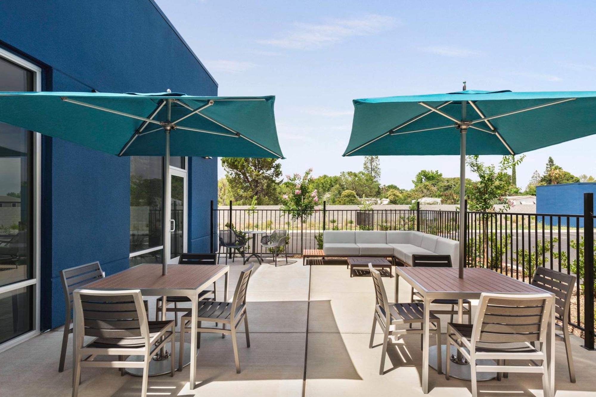 Hampton Inn & Suites Oroville Bagian luar foto